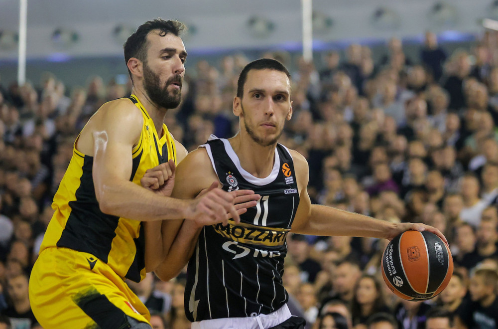 Grobari pamte Grka: Janis Kuzeloglu ide u PAO