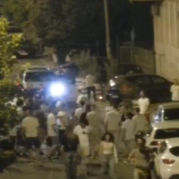 Mediji: Blokaderi krenuli s urnisanjem Kosjerića