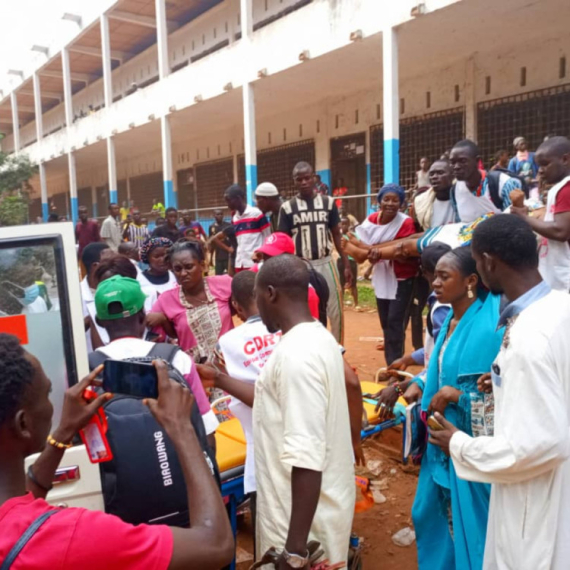 Stravična eksplozija tokom maturskog ispita; Poginulo najmanje 29 učenika, povređeno 260 FOTO