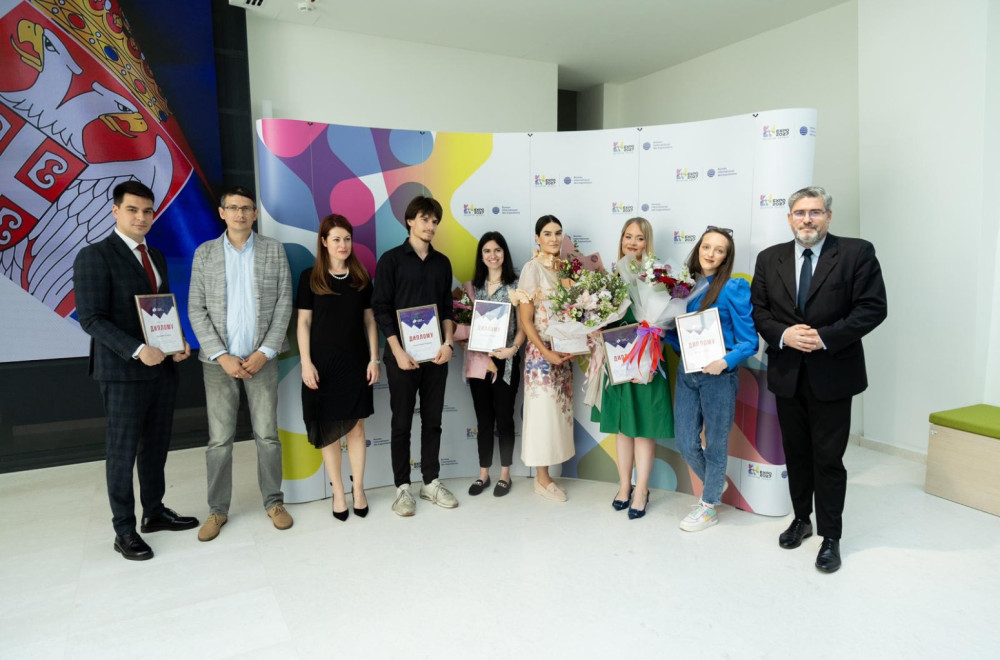 Mladi kreatori budućnosti: Studenti nagrađeni za eseje o Srbiji i svetu FOTO