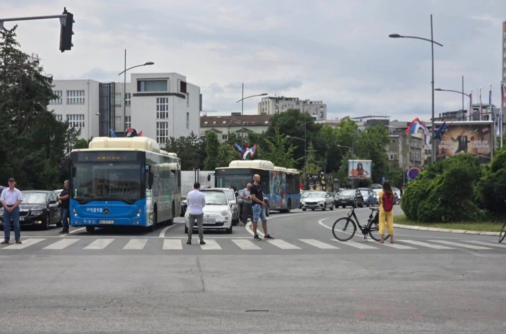 Ovo teroriše Novi Sad? Ponovo manjina ugnjetava većinu FOTO