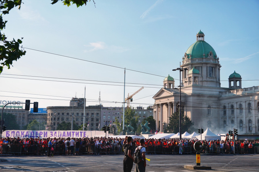 Završen program književne večeri: Za kraj projekcija filma Svedoci vekova-Visoki Dečani FOTO