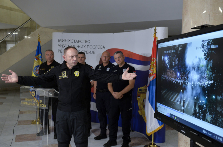 Vasiljević nakon brutalnog nasilja blokadera: Povređeno šest policajaca; Evo šta se tačno desilo VIDEO