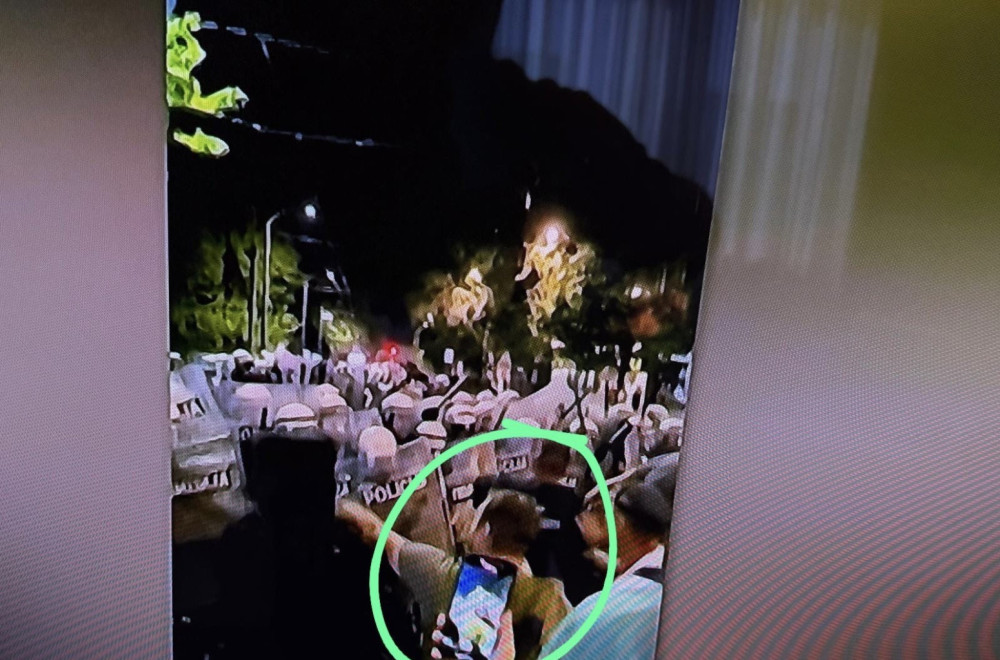 Blokader brutalno napao policiju, a odmah posle davao izjavu na N1 i zapretio Vučiću FOTO