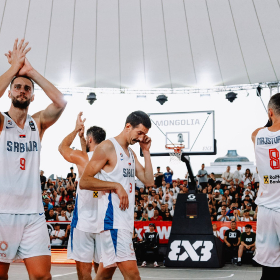 Vučić čestitao basketašima bronzu na Svetskom prvenstvu