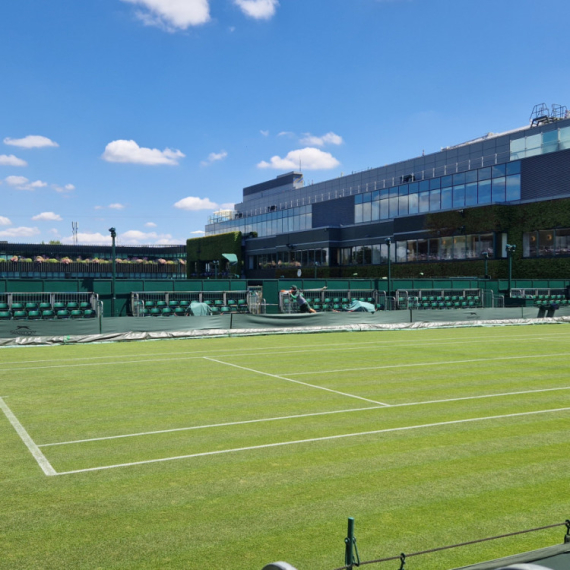 Reketiranje u Londonu: Srbi ne vole travu VIDEO