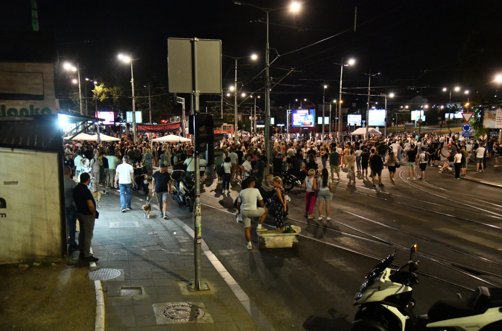 Pozivao druge da prekinu školovanje i blokiraju, a on se obrazovao: "Roleks student" sada to i javno potvrdio