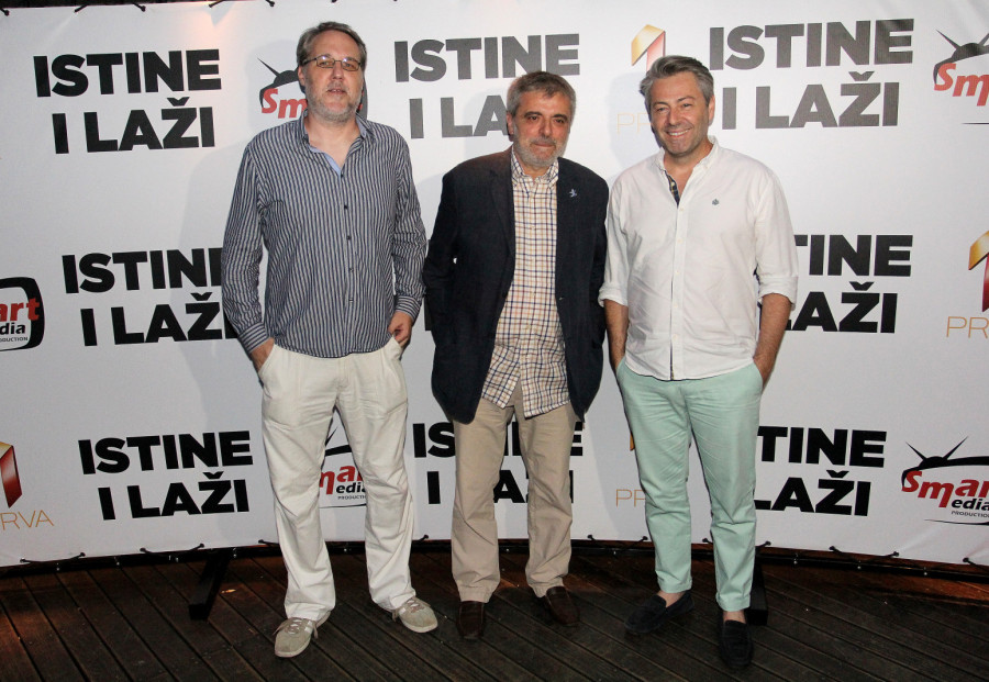 Ispraćen Mihailo Vukobratović: Ja ništa nisam napisala... Glumica se rasplakala na komemoraciji FOTO