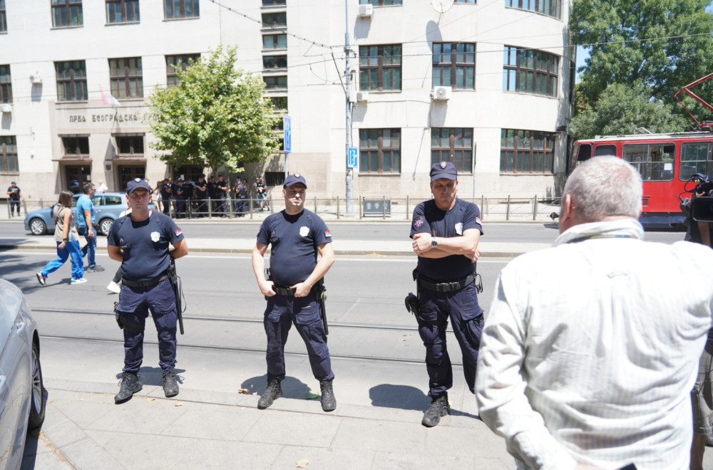 Antonijević žestoko odgovorio: "Ne bilo vam teško da prebrojite ovo troje građana" FOTO