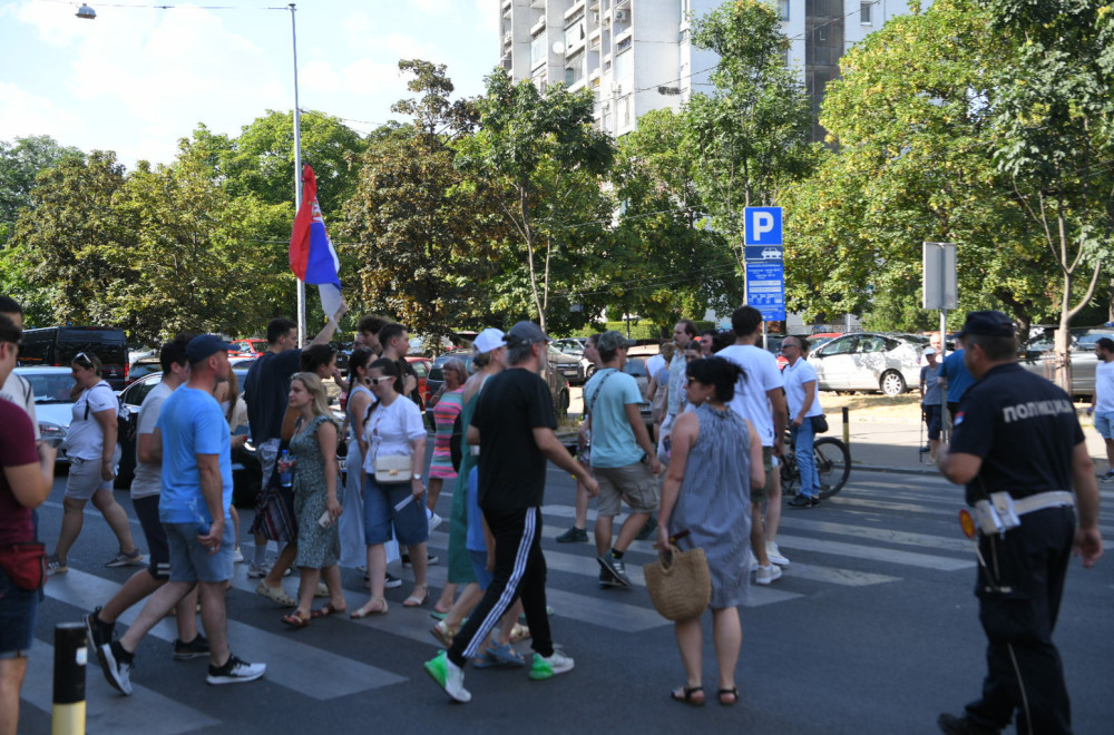 Luković: Policija će i noćas i ujutro uklanjati eventualne blokade; Omogućićemo da se odvija normalan život
