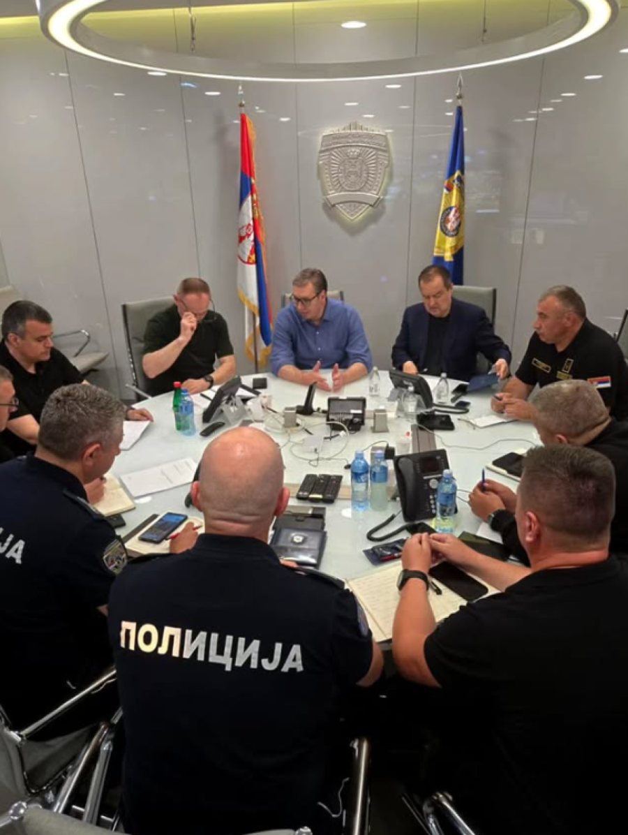 Vučić: Neko je mislio nasilno da menja vlast; Razgovora više nema; Obojena revolucija je gotova