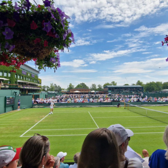 Reketiranje u Londonu: Ludnica sa Srbima na 32 stepena