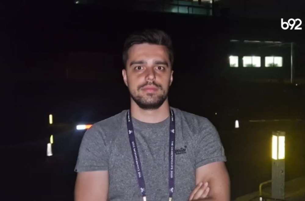 Reketiranje u Londonu: Prvi mačići se u vodu bacaju VIDEO