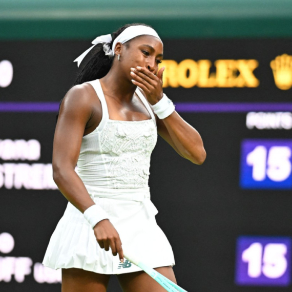 Amerikanka plakala na konferenciji: "Mentalno sam poremećena!" VIDEO