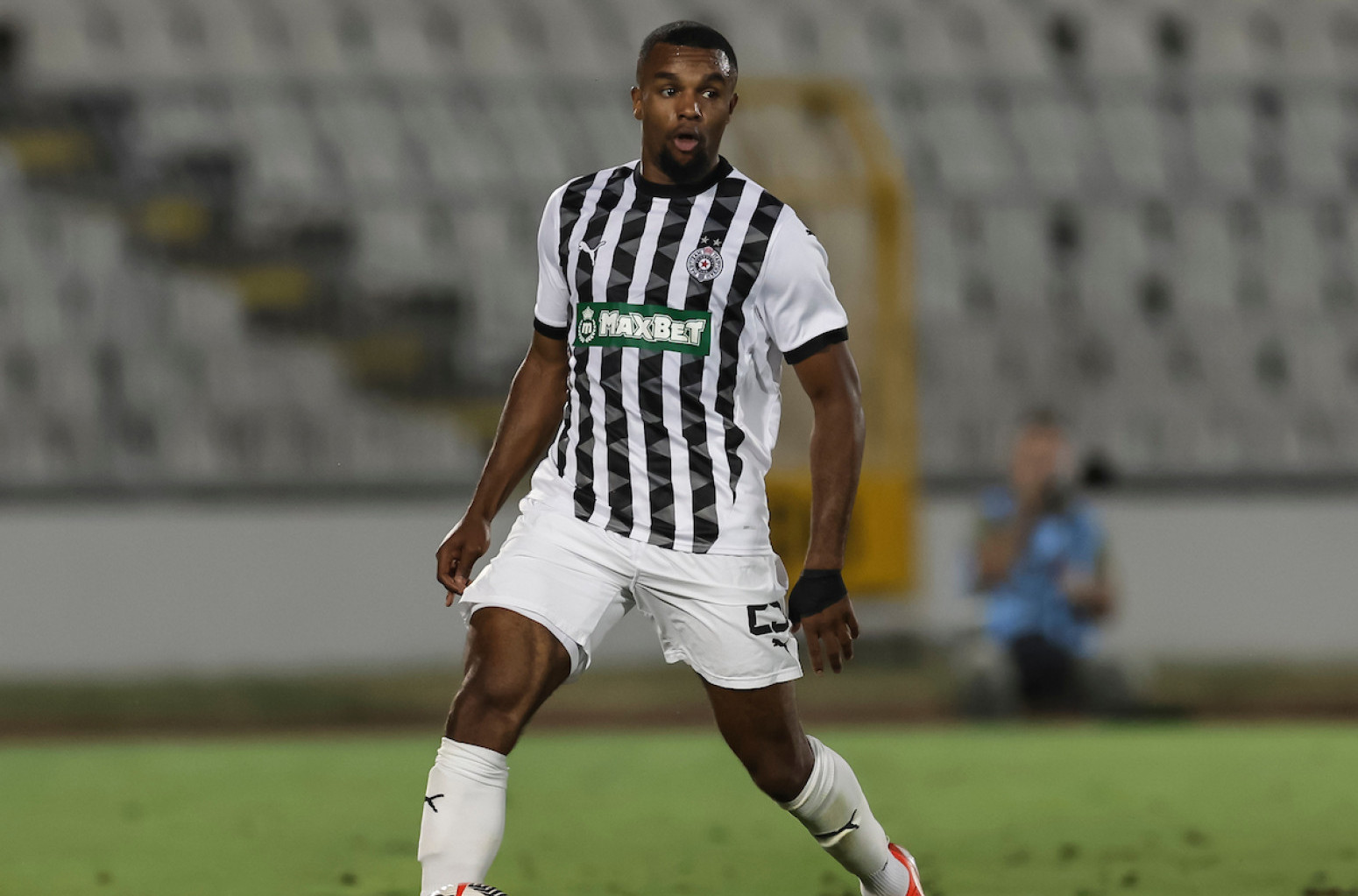 "Bolje da igraš za manji novac, nego da ideš u Srbiju"