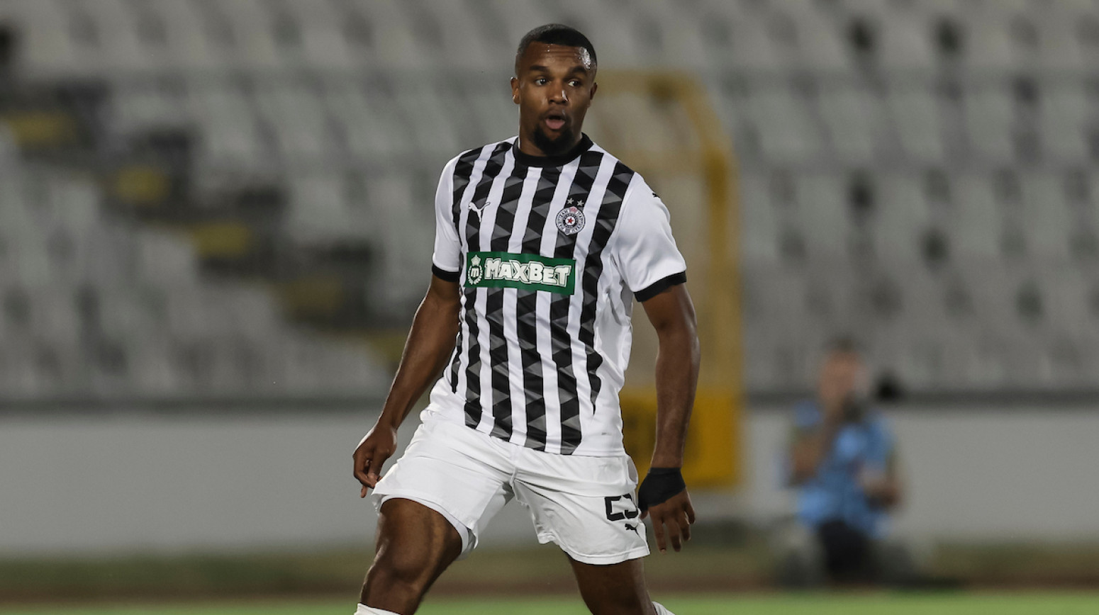 "Bolje da igraš za manji novac, nego da ideš u Srbiju"