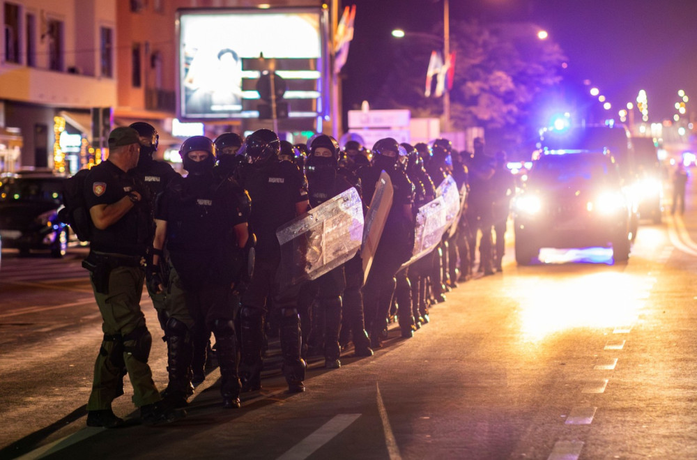 Oglasio se MUP o fantomkama na blokadama: Deo su zvanične opreme; Koriste se po nalogu nadređenih