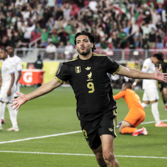 Meksiko preko fudbalera Partizana do meča za odbranu titule VIDEO