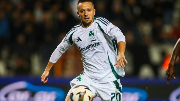 Panatinaikos zacepio cenu za Maksimovića