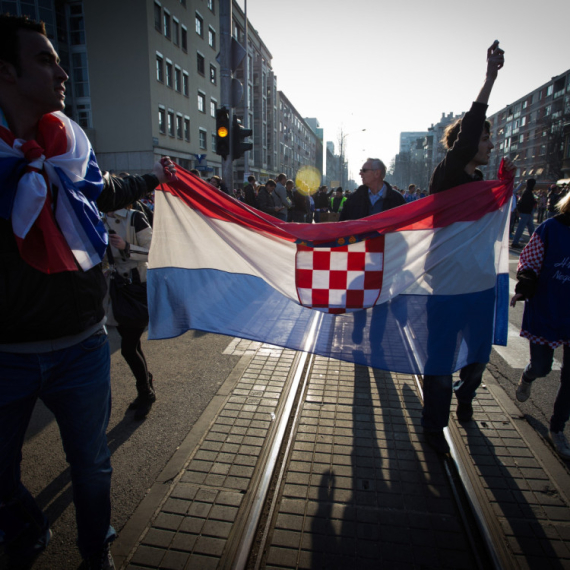 Hrvati su jasni: Država je korumpirana, male su plate i idemo u pogrešnom pravcu