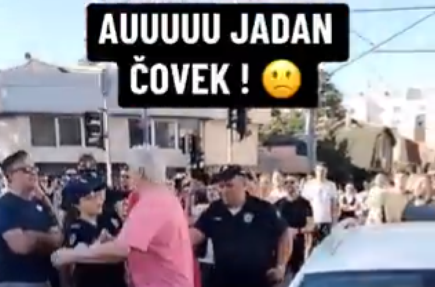 Brutalno nasilje blokadera: Nisu dozvolili čoveku da bolesnog oca vozi sa dijalize VIDEO