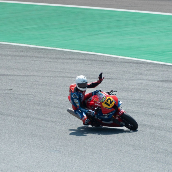 Nova tragedija u svetu sporta – na stazi poginuo motociklista (20)