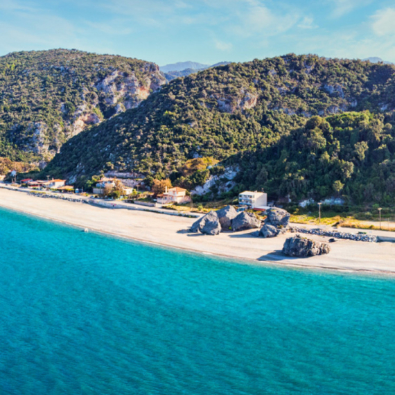 Tri mesta u Grčkoj u kojima se najjeftinije letuje