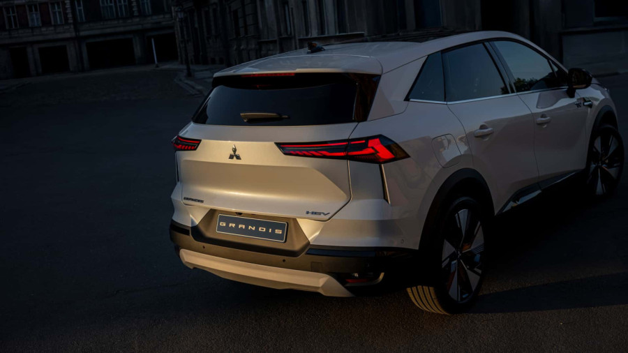 Mitsubishi Grandis: Novi hibridni SUV za Evropu krije francusko poreklo FOTO