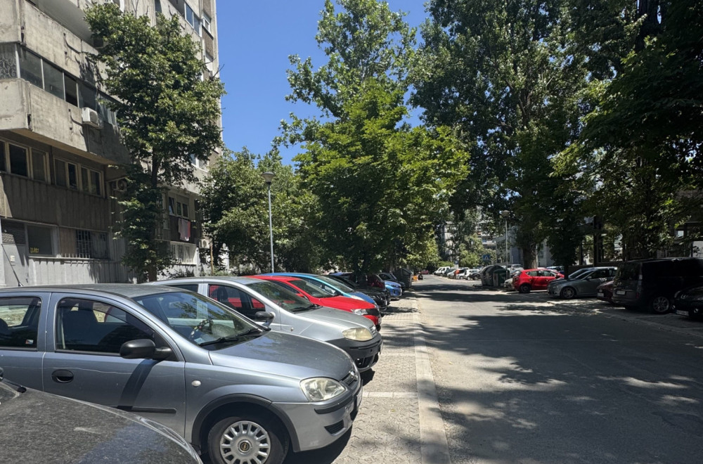 Rekonstruisano 100 parking mesta na Novom Beogradu FOTO