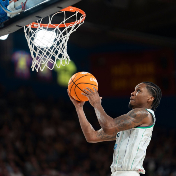 Da li je on novo Zvezdino "tajno oružje"? FOTO/VIDEO