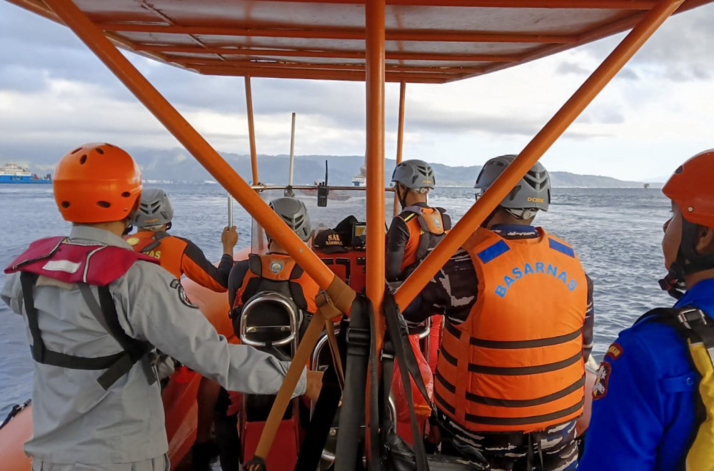 Nastavlja se potraga za preživelima; Potonuo trajekt kod Balija: Šest osoba poginulo, 30 nestalo FOTO/VIDEO