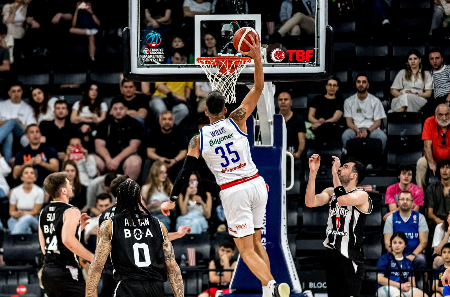 Novo pojačanje u Parizu – veteran iz Efesa