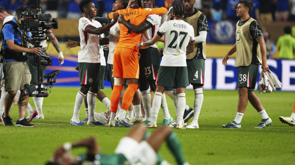 Golmanova tragedija – Čelsi prošao u polufinale! VIDEO