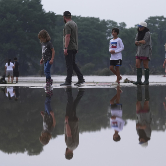 Katastrofa u Teksasu: Poplave odnele kamp; Nestalo dvadesetero dece; Poginulo na desetine FOTO/VIDEO