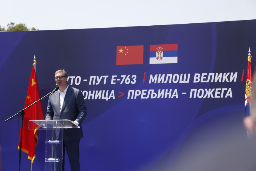 Vučić: Srbija je jaka država sa najmodernijim i najbezbednijim auto-putevima FOTO