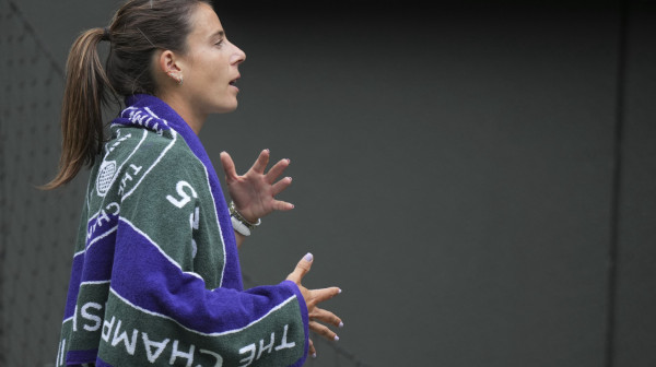 Novi šok na Vimbldonu! VIDEO