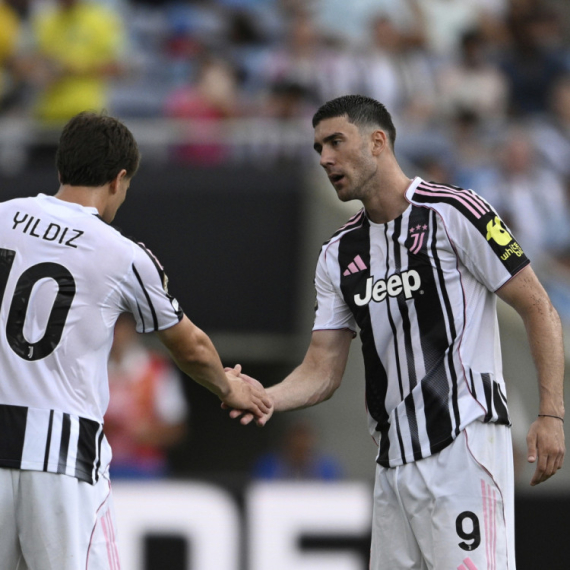 "Juventus radi sve da otera Vlahovića"