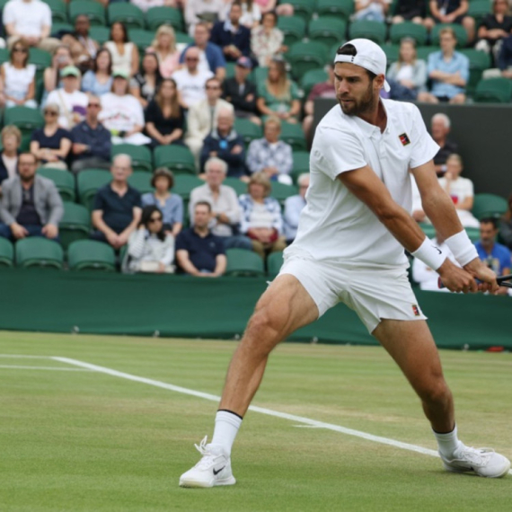 Hačanov prvi četvtfinalista Vimbldona