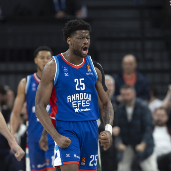 Hapoel nastavio da čerupa Efes – uzeo mu i centra!