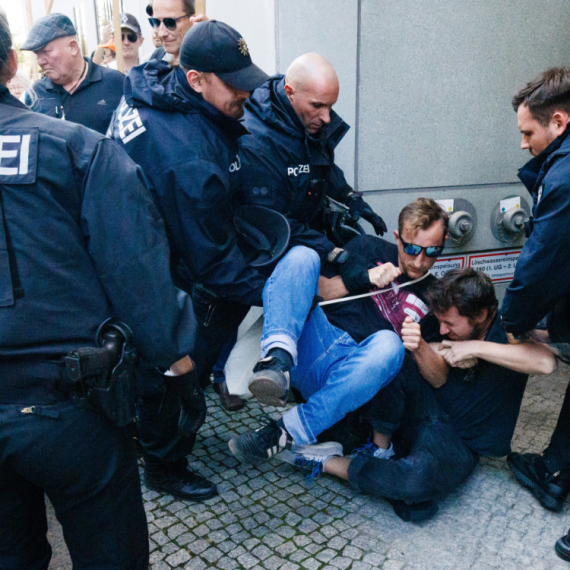 Alarm u Nemačkoj: Osam napada na savezne policajce svakog dana