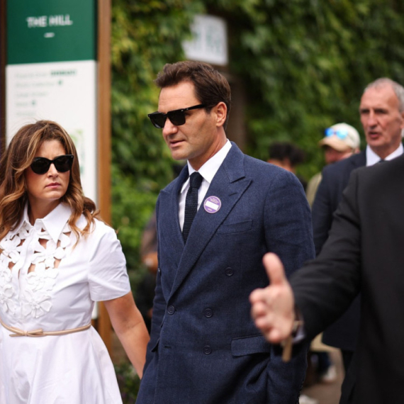 Kralj Vimbldona je stigao – Federer uživo gleda Đokovića VIDEO