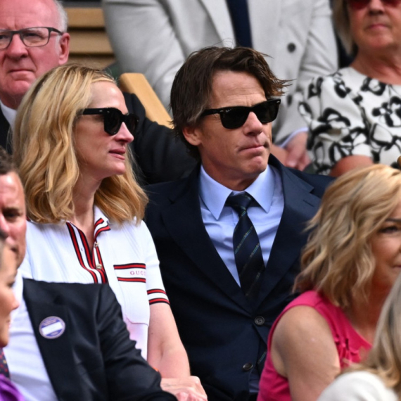 Kažu da je "rasturačica brakova", a slavi 23. godišnjicu braka sa čovekom svog života FOTO