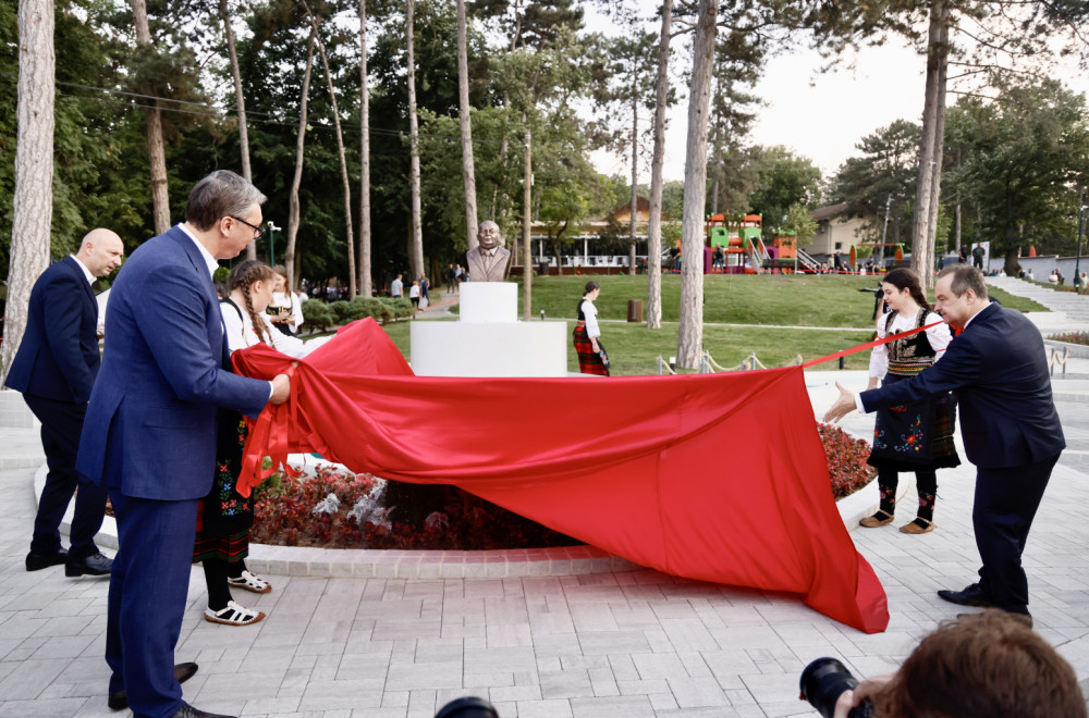 Vučić: Danas je veliki dan za Jagodinu; Dragan Marković Palma je zaslužio ovaj memorijalni kompleks