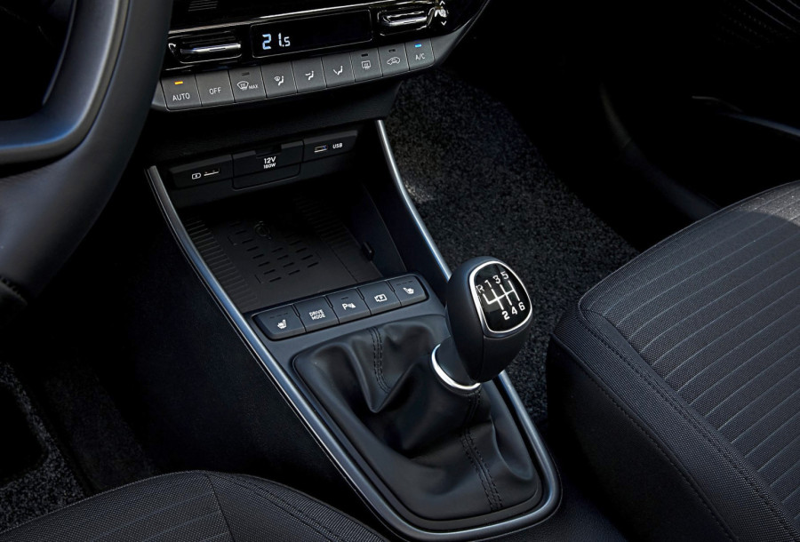 Ručni menjač: Šta vožnja manuelca pruža, a automatik nikada neće