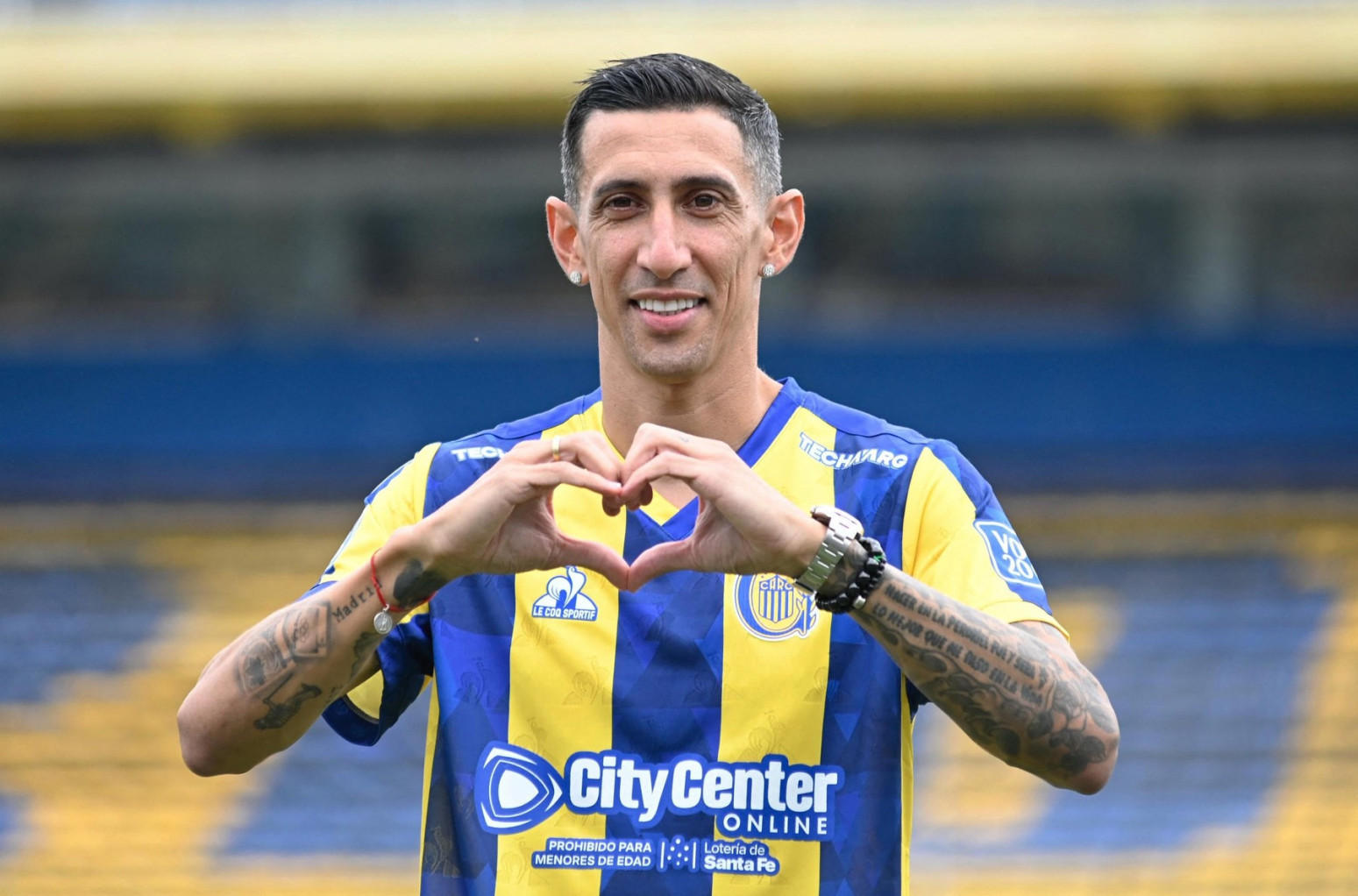 Di Marija zaplakao nakon što je obukao dres voljenog kluba VIDEO