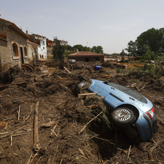 Nevreme razara Španiju: Ulice pod vodom, automobili plutaju; Ljudi beže od oluje FOTO/VIDEO