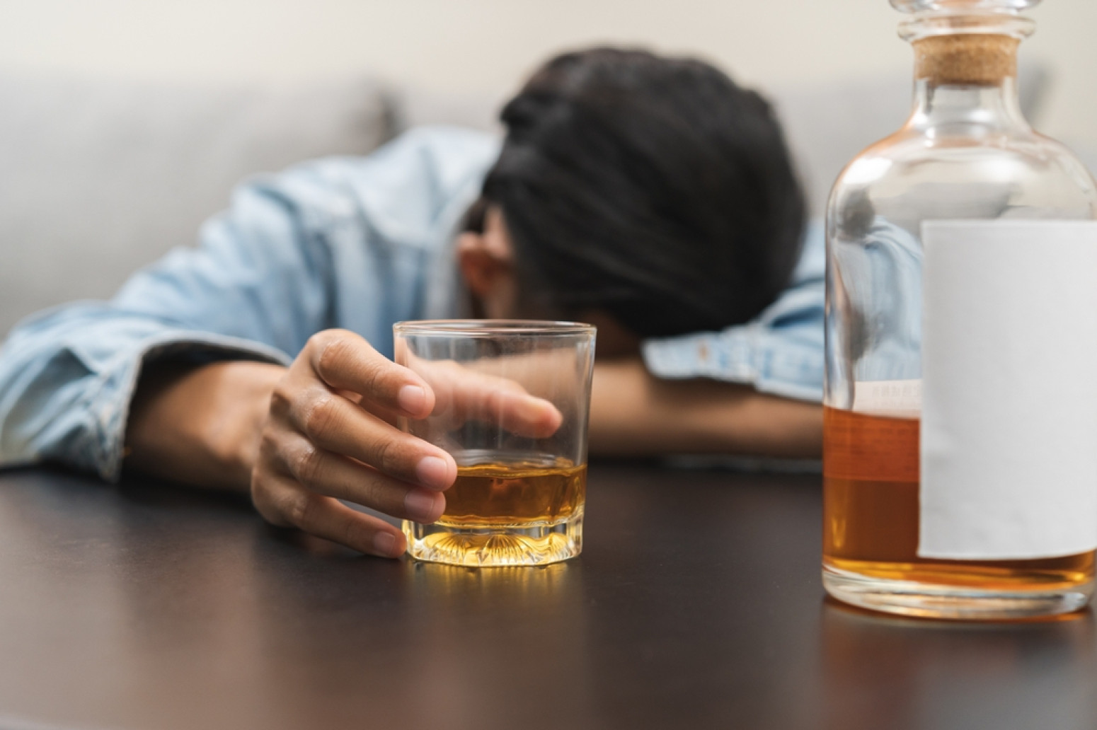 Istraživanje: Kada su mužjaci miševa usamljeni, češće posežu za alkoholom