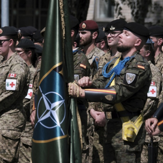 NATO sends a message to Moscow: "Nobody will be abandoned"