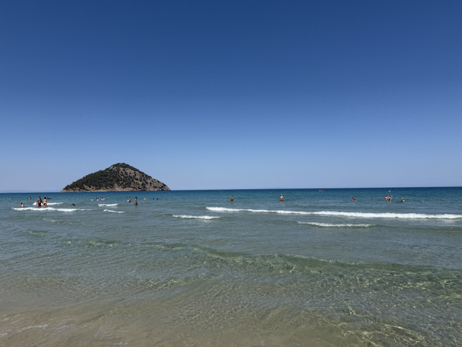 Turistički bum u Grčkoj: Ovo više nije ostrvo koje Srbi pamte VIDEO