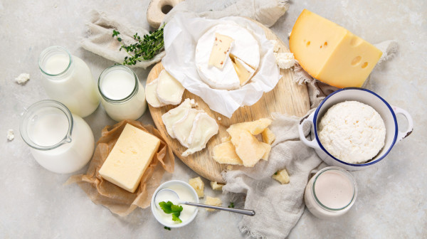 Sir koji mnogi obožavaju može da bude katastrofalan za holesterol: Evo šta savetuju nutricionisti